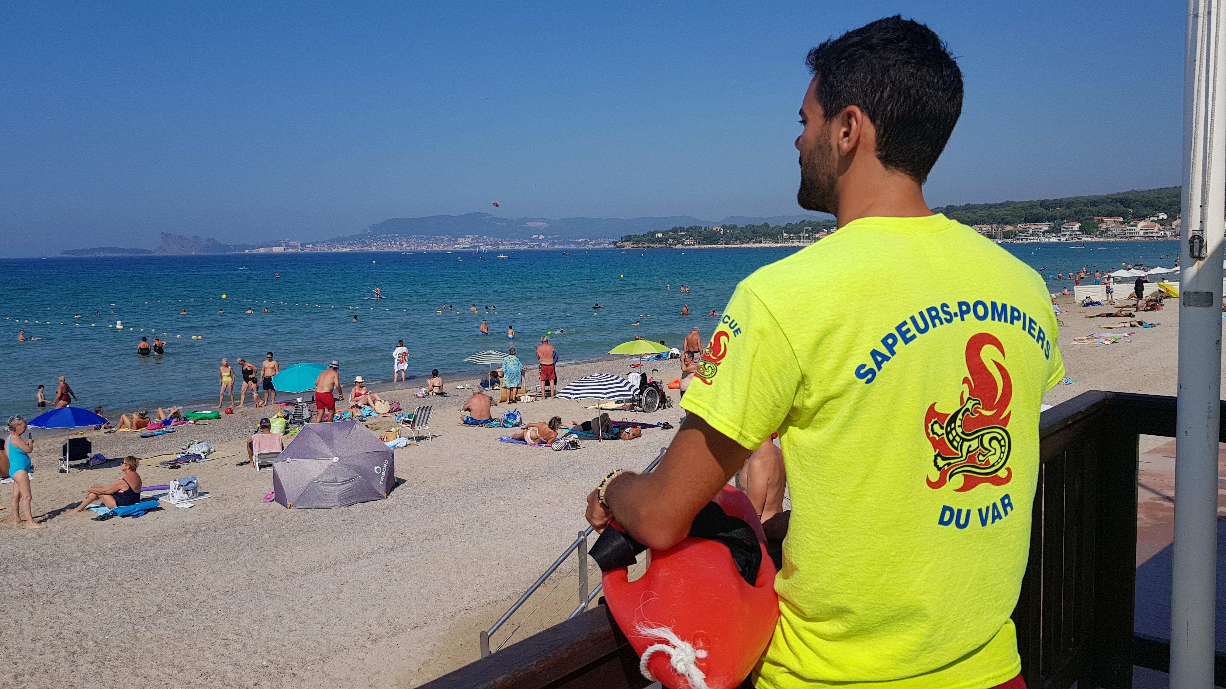 Des Plages Sous Surveillance Saint Cyr Sur Mer