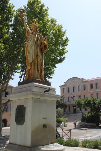 - Agrandir l'image, .JPG 1.9Mo (fenêtre modale)